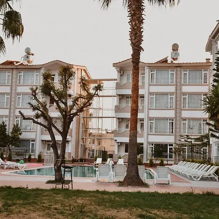 New Garden Aparthotelside 3*