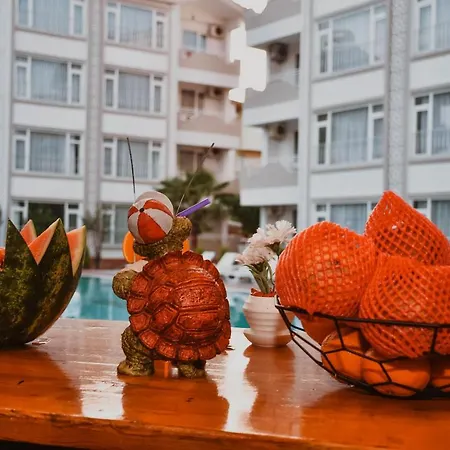 New Garden Aparthotelside
