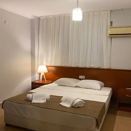 New Garden Aparthotelside 3* Side