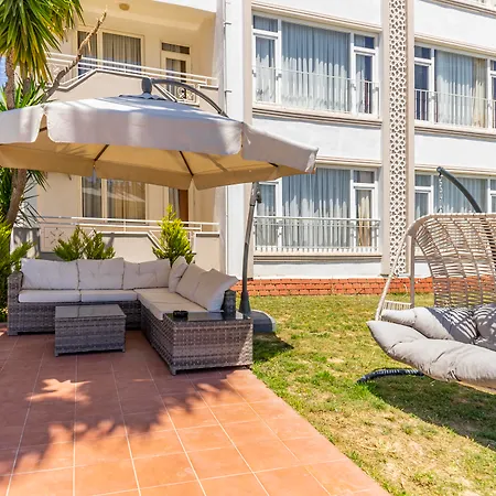 New Garden Aparthotelside 3*