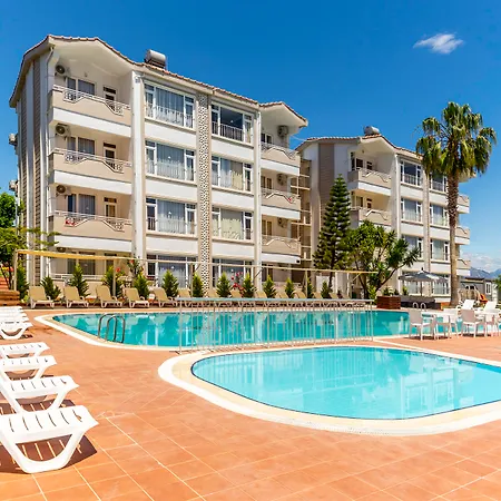 New Garden Aparthotelside 3* Side