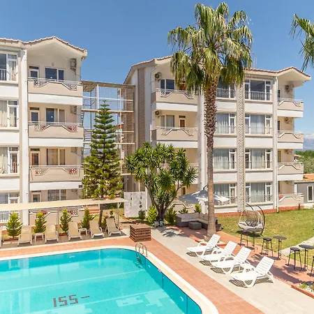 New Garden Aparthotelside 3* Side